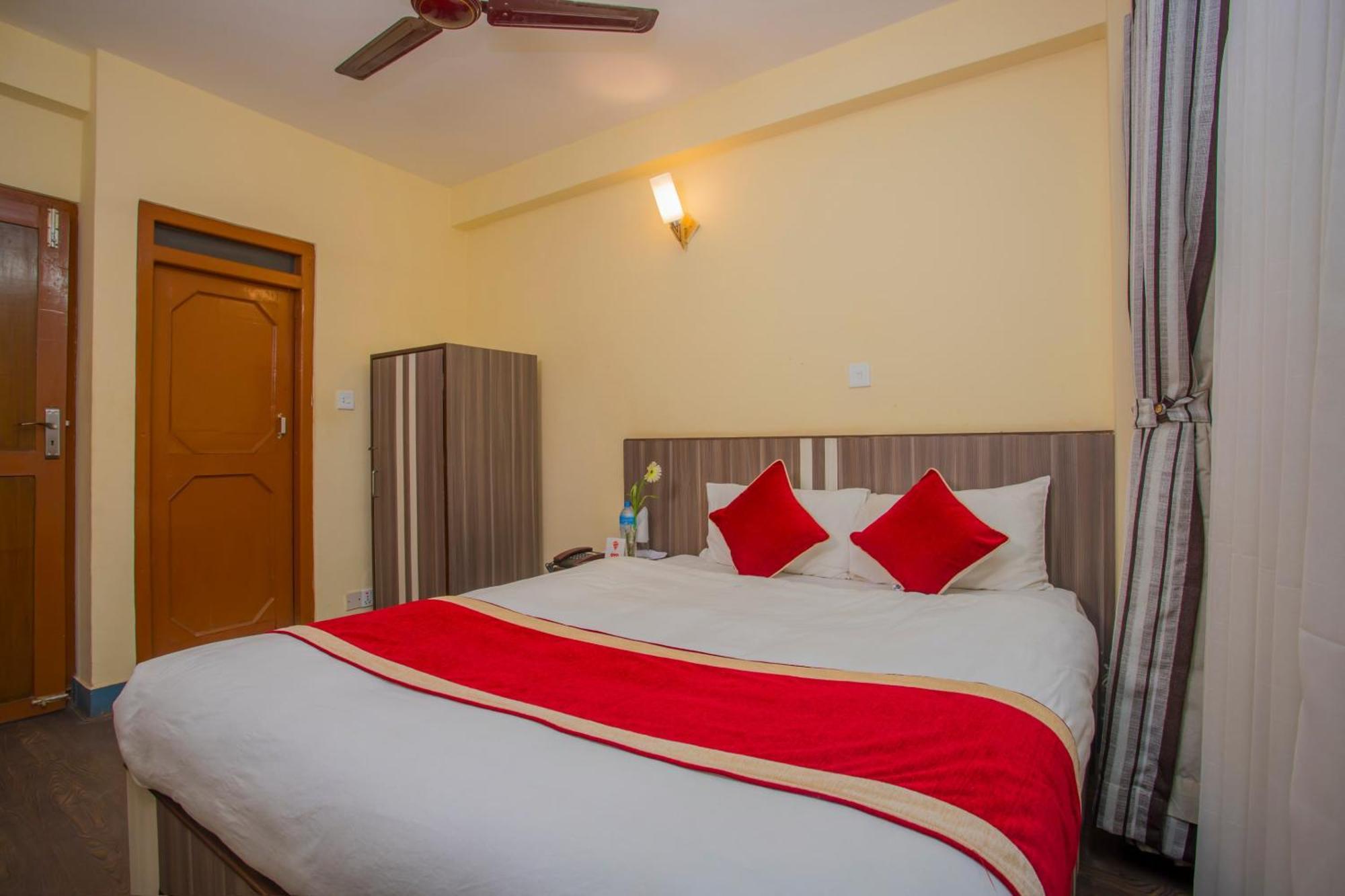Oyo 297 Hotel Aayam Катманду Экстерьер фото